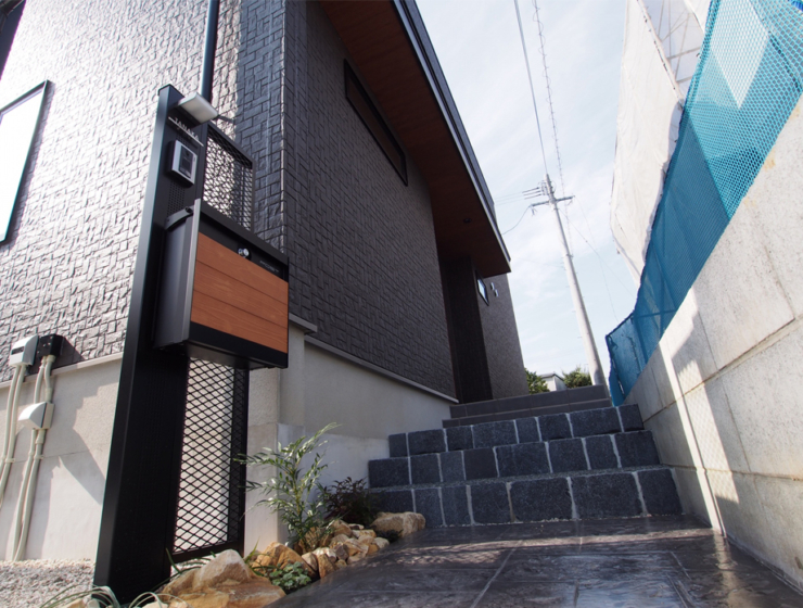 ブラックを基調としたアメリカンスタイルな家