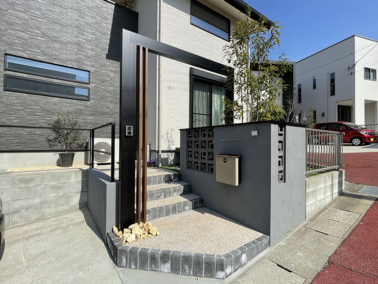 黒を基調にスッキリとしたモダンなデザイン