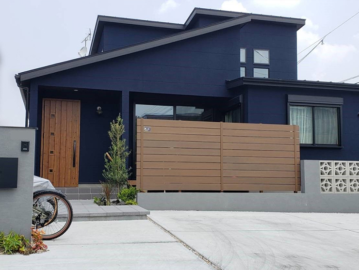 花ブロックに見とれてしまう可愛い外構