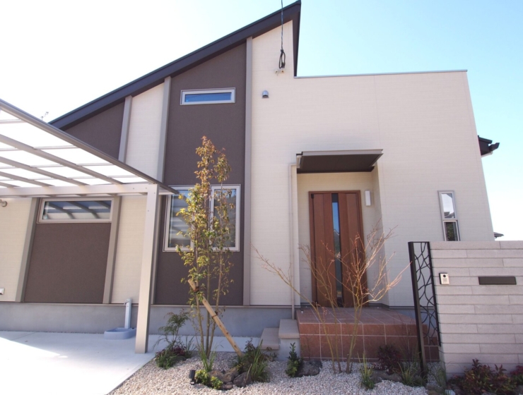 緑の欄間がステキ！美しいエクステリア