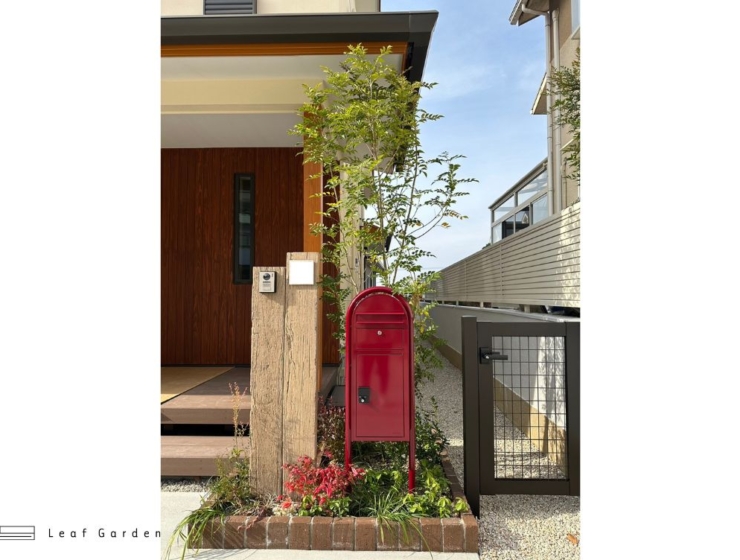 赤いPOSTがステキ