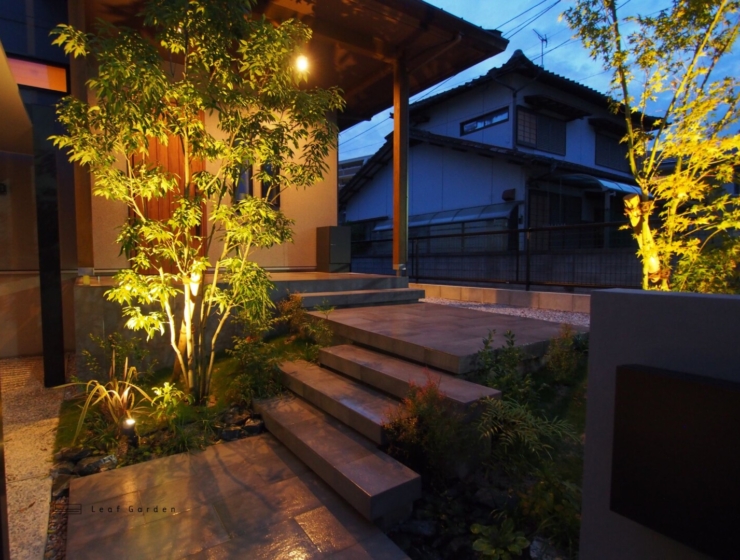 建物と調和したモダン・エクステリア