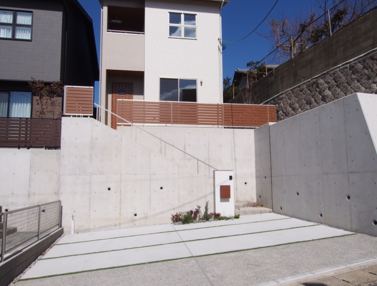 gray　or　white　モダンエクステリア