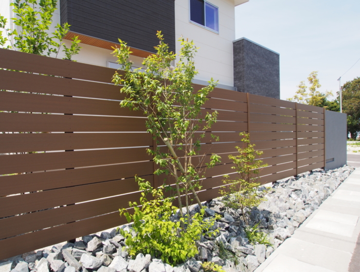 スマート機能と素材の融合で魅せるエクステリア