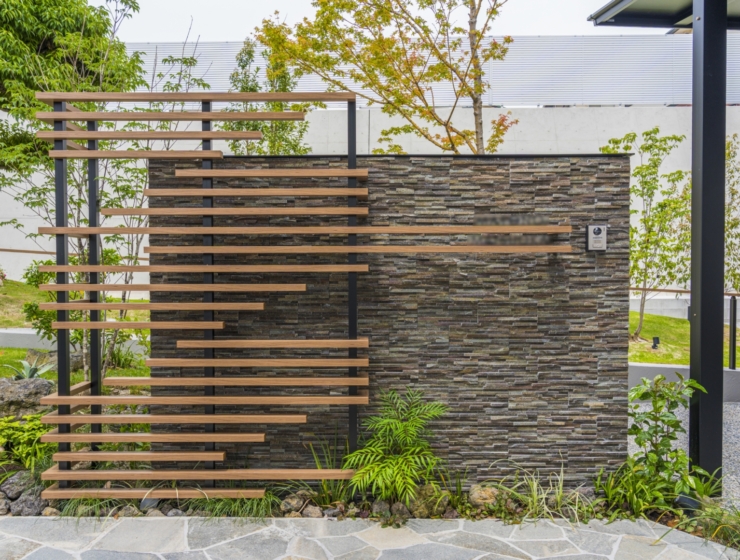 格子材で創るオリジナル創作門柱