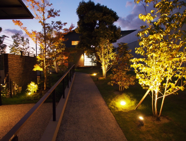 格子材で創るオリジナル創作門柱